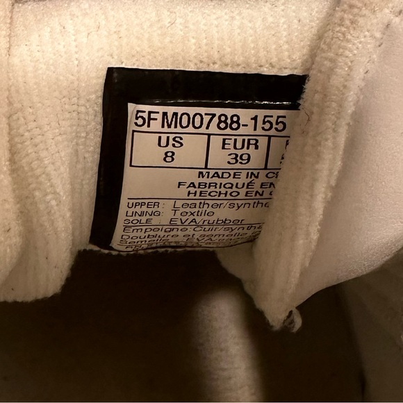 Fila Sneakers size 8 - Picture 3 of 3